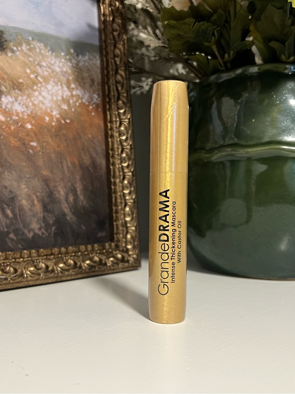 Grande Drama Mascara intense thickening mascara. #87.